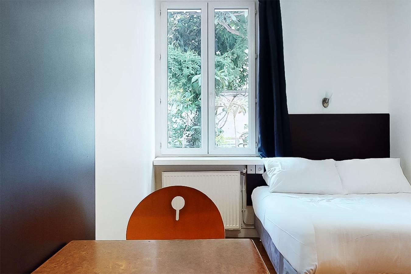 Hotel De Menilmontant Paris Bagian luar foto