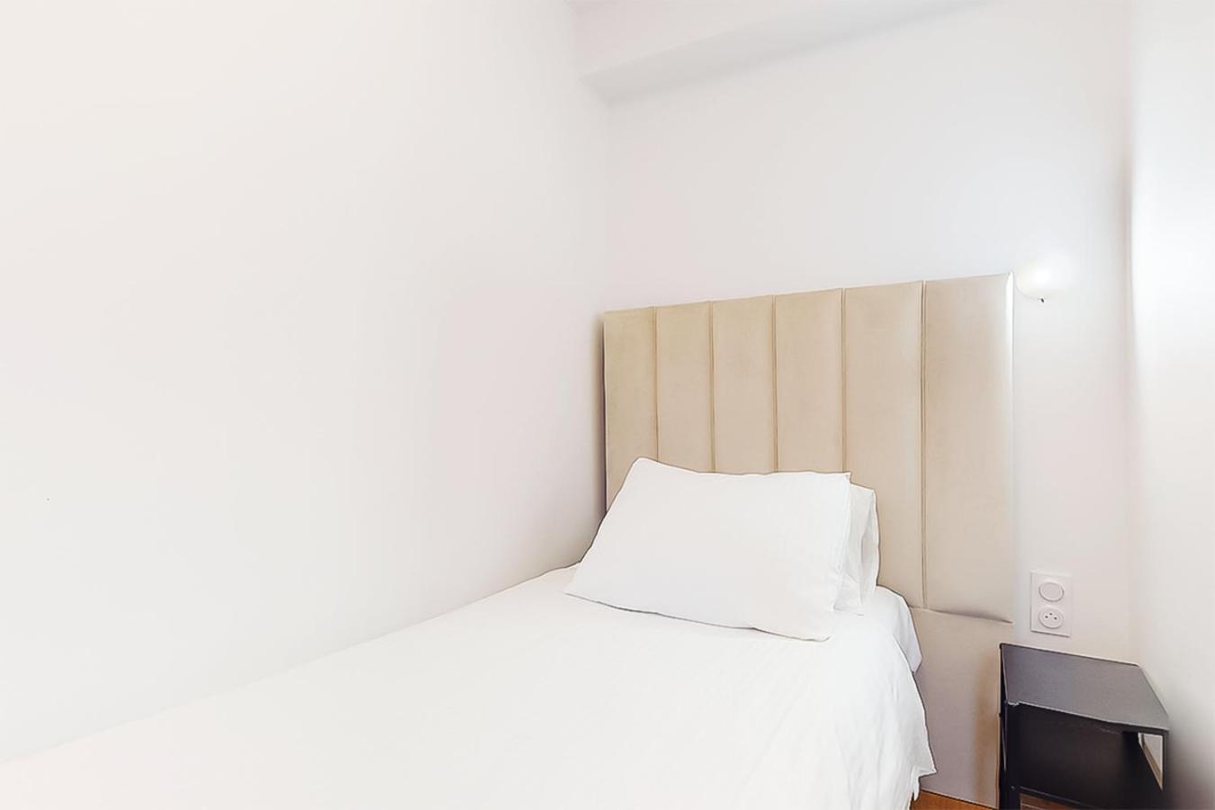 Hotel De Menilmontant Paris Bagian luar foto