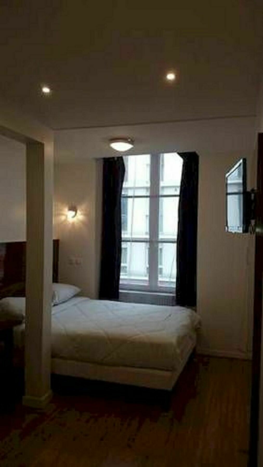 Hotel De Menilmontant Paris Bagian luar foto